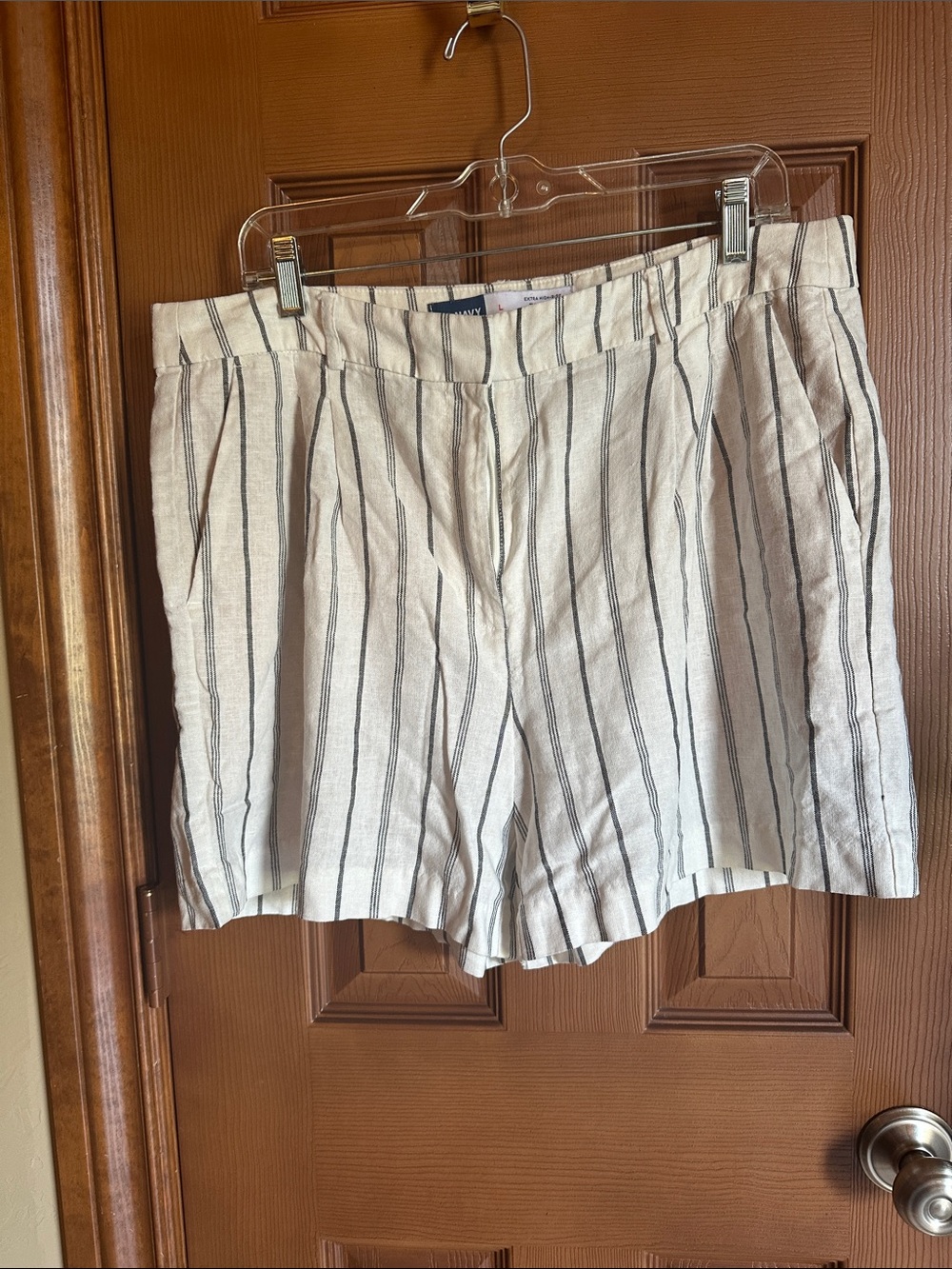 Old Navy High Waisted Taylor Trouser Shorts, 5” inseam, size Large - Picture 3 of 10